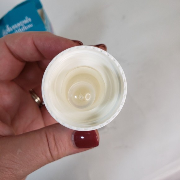 New NOS 2000 Johnson's Healthflow Angled Baby Bottle Stage 1 Slower Flow - Picture 9 of 9